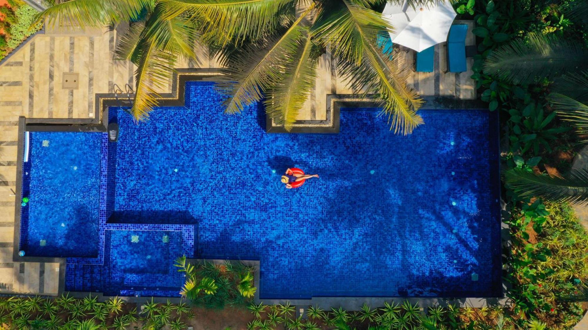 Mandrem Beach Resort, A Member Of Radisson Individuals Retreat Buitenkant foto