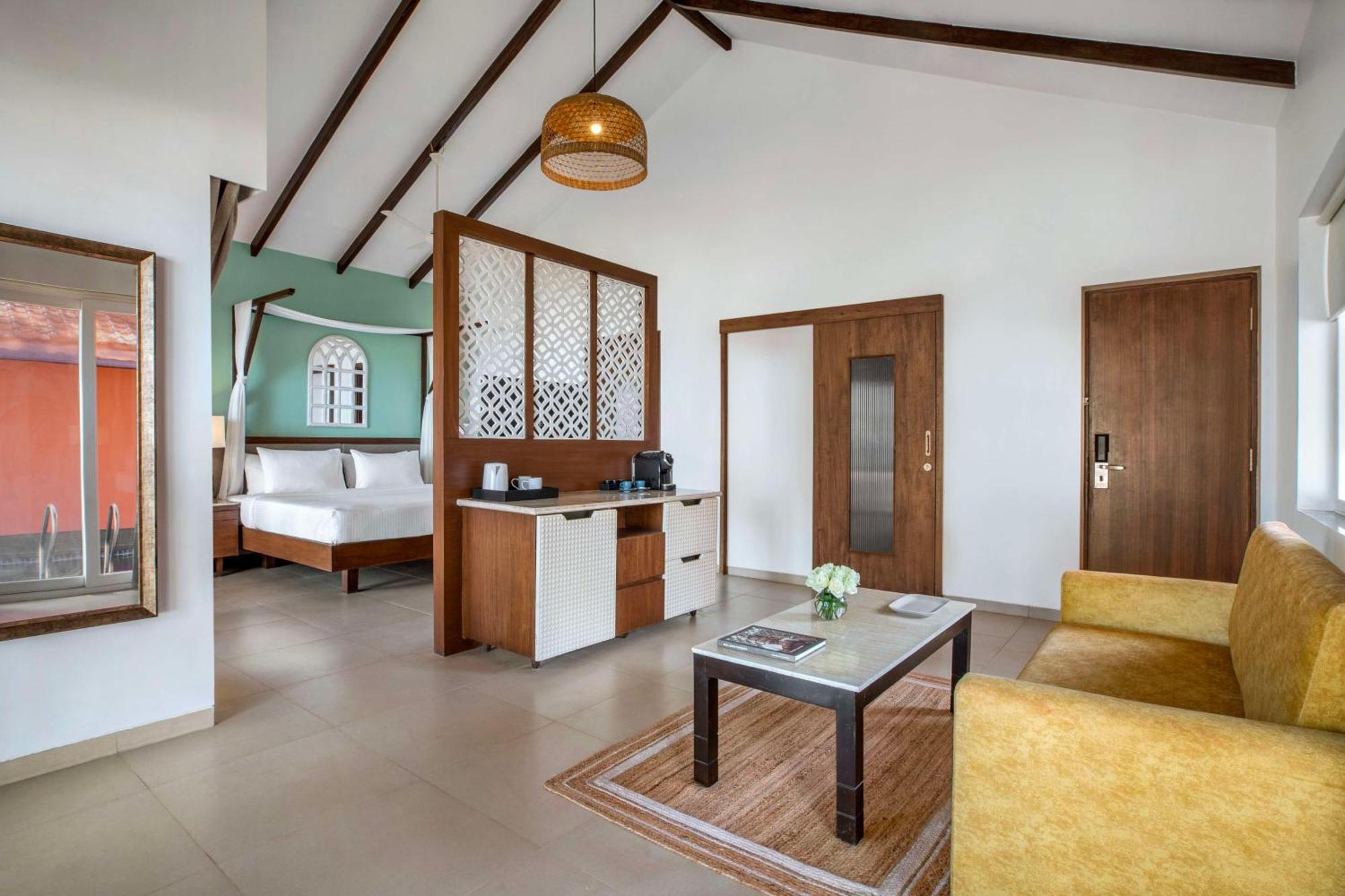 Mandrem Beach Resort, A Member Of Radisson Individuals Retreat Buitenkant foto