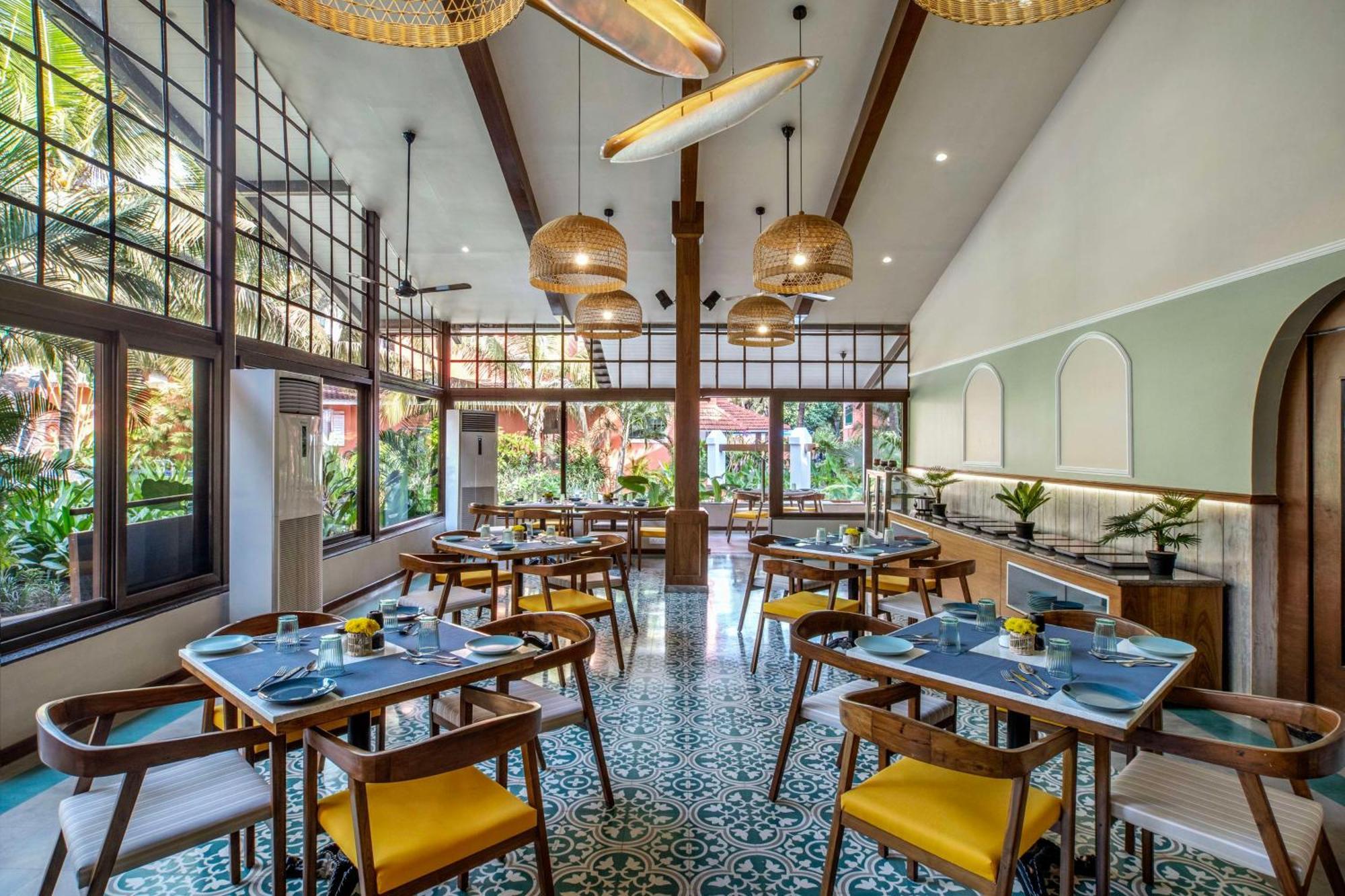 Mandrem Beach Resort, A Member Of Radisson Individuals Retreat Buitenkant foto