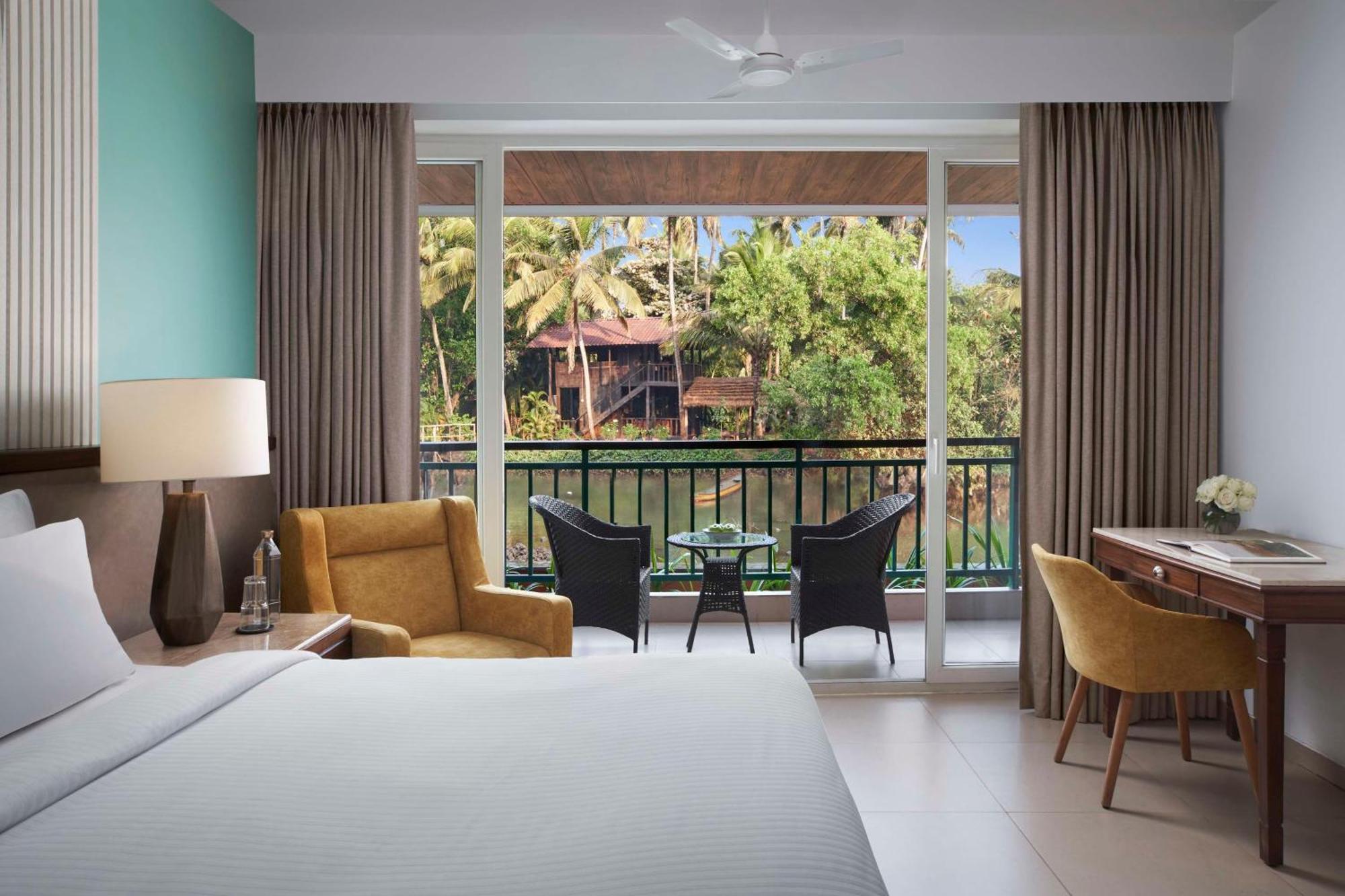 Mandrem Beach Resort, A Member Of Radisson Individuals Retreat Buitenkant foto