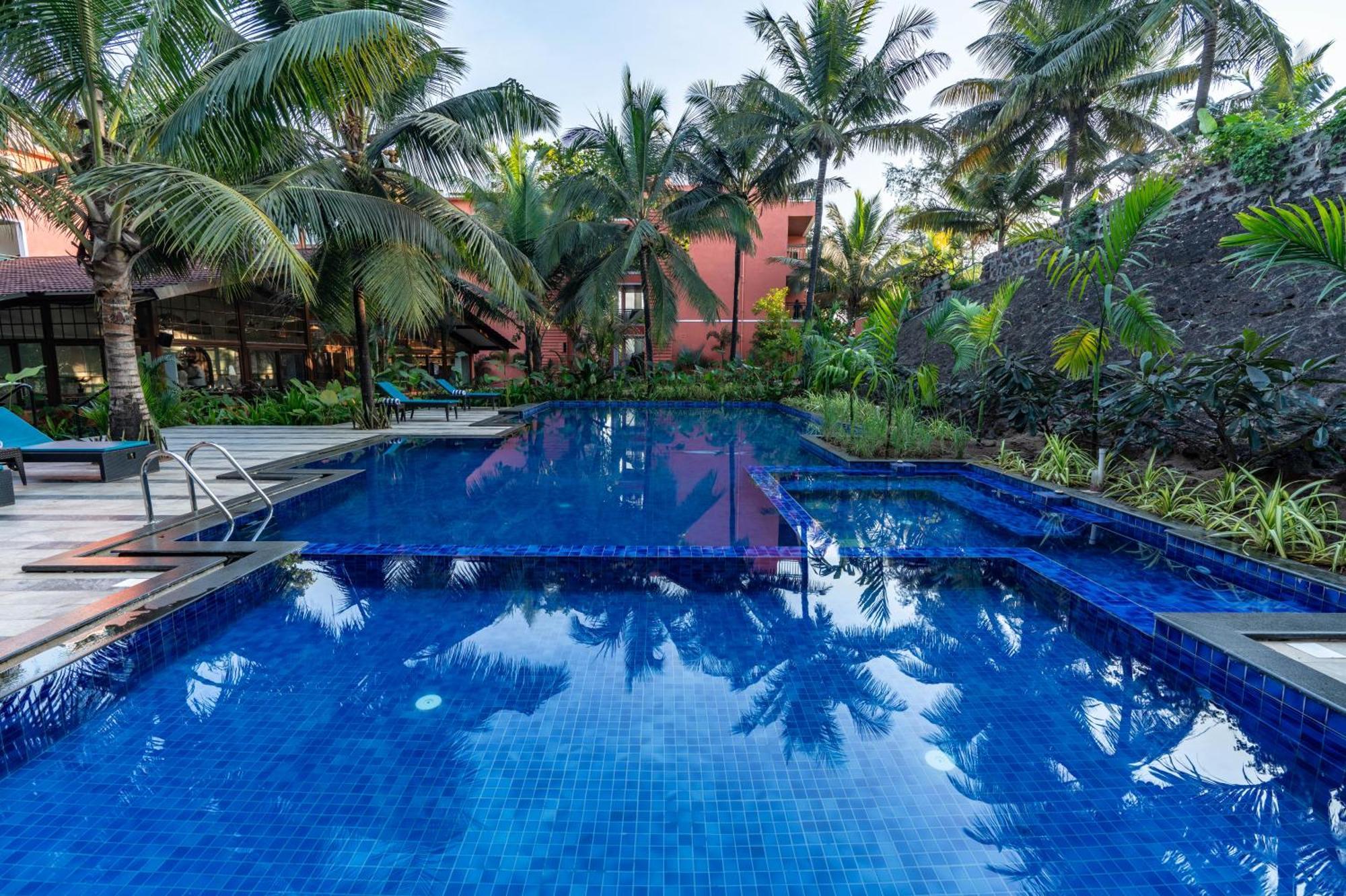 Mandrem Beach Resort, A Member Of Radisson Individuals Retreat Buitenkant foto