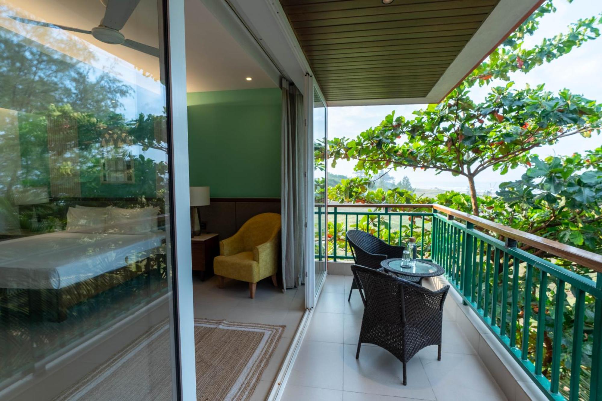 Mandrem Beach Resort, A Member Of Radisson Individuals Retreat Buitenkant foto