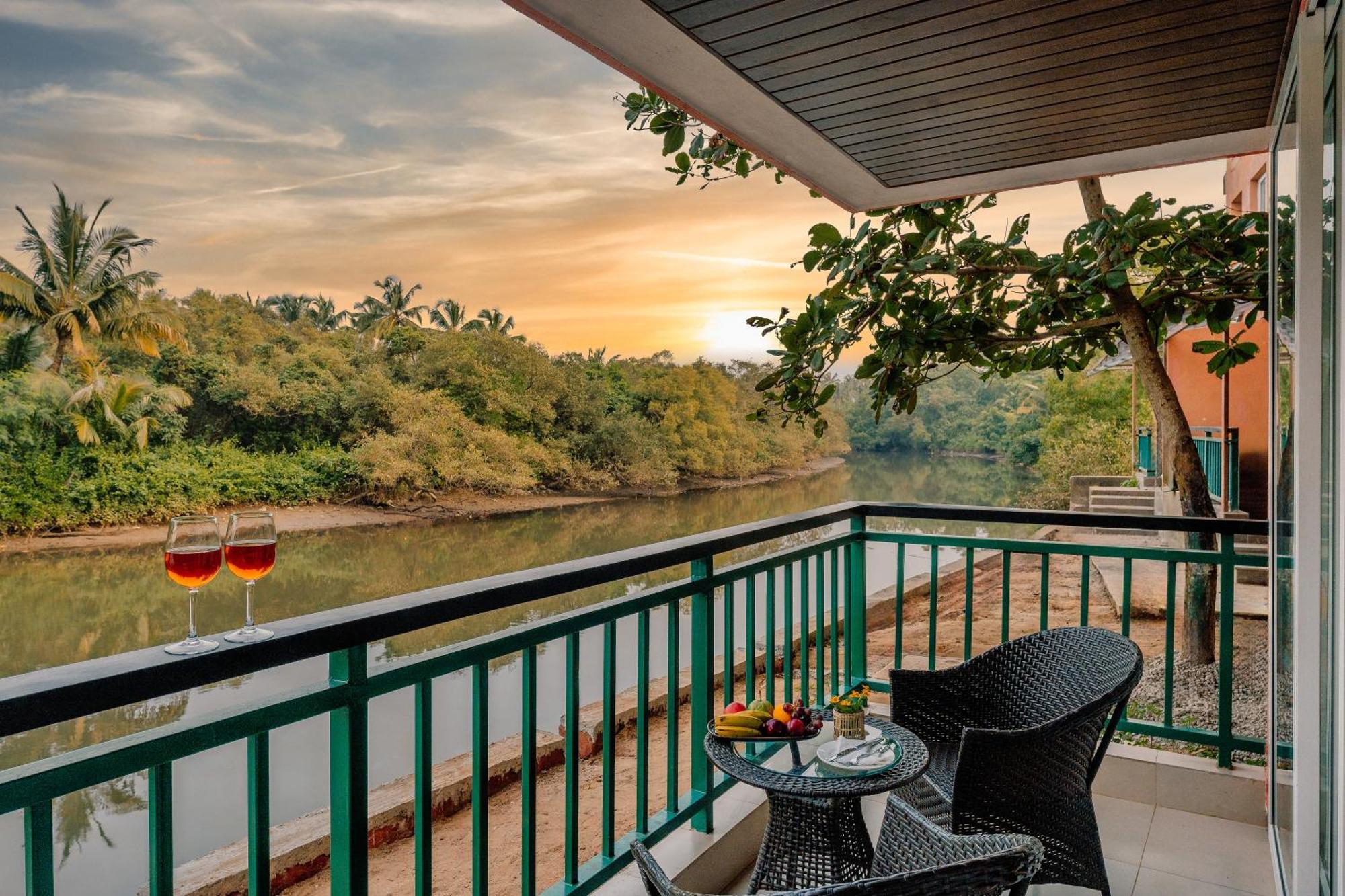 Mandrem Beach Resort, A Member Of Radisson Individuals Retreat Buitenkant foto