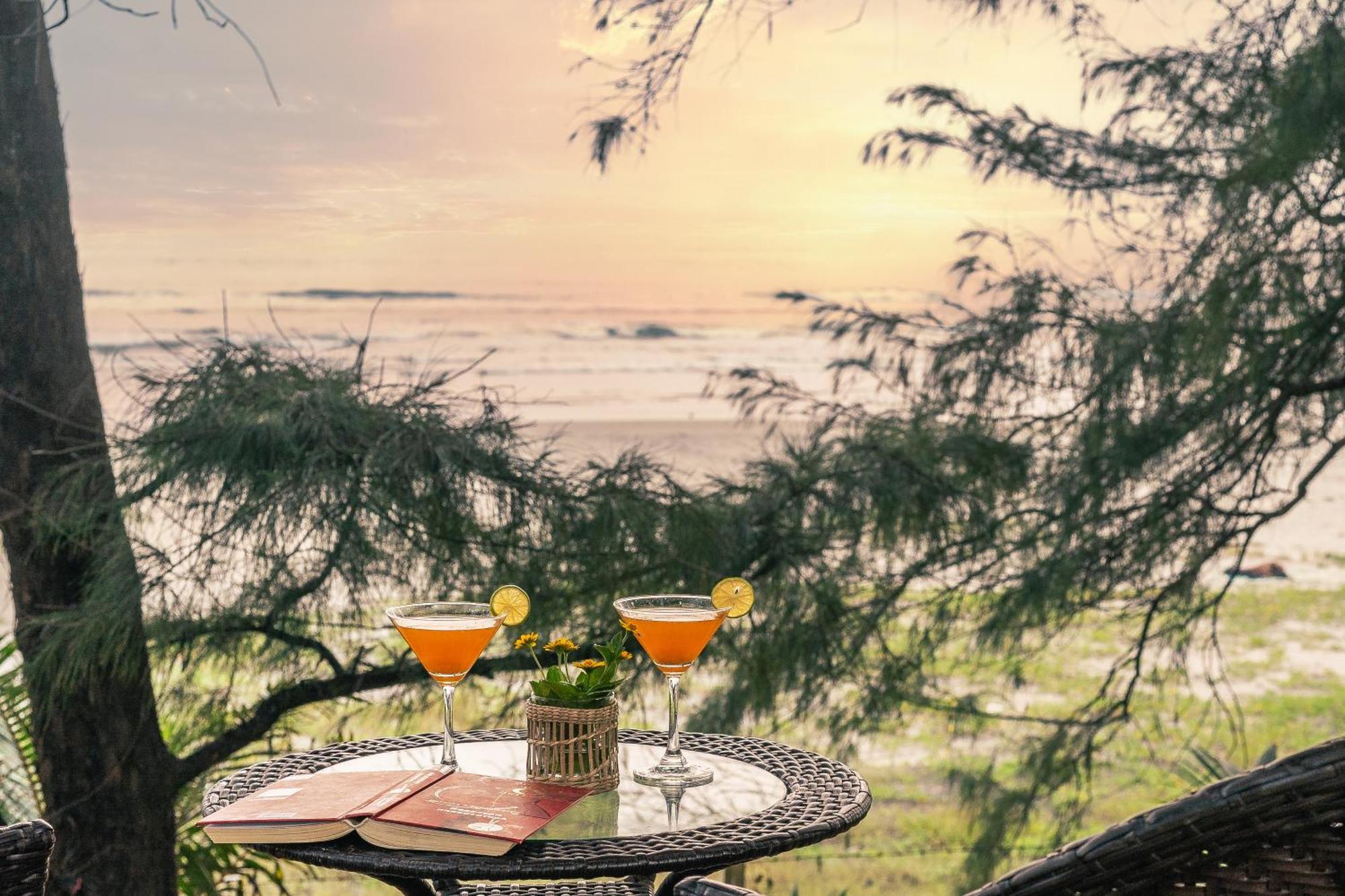 Mandrem Beach Resort, A Member Of Radisson Individuals Retreat Buitenkant foto