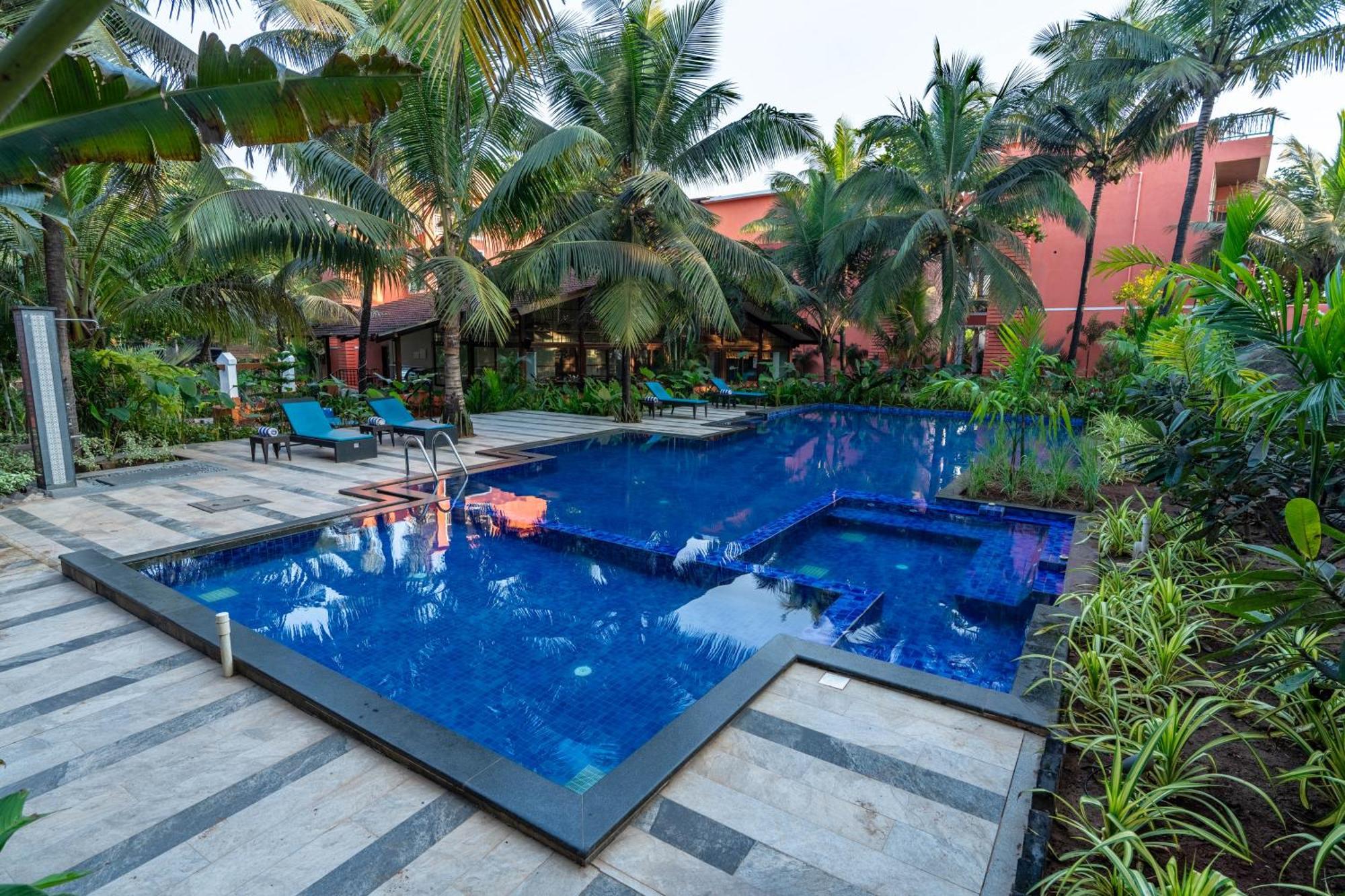 Mandrem Beach Resort, A Member Of Radisson Individuals Retreat Buitenkant foto