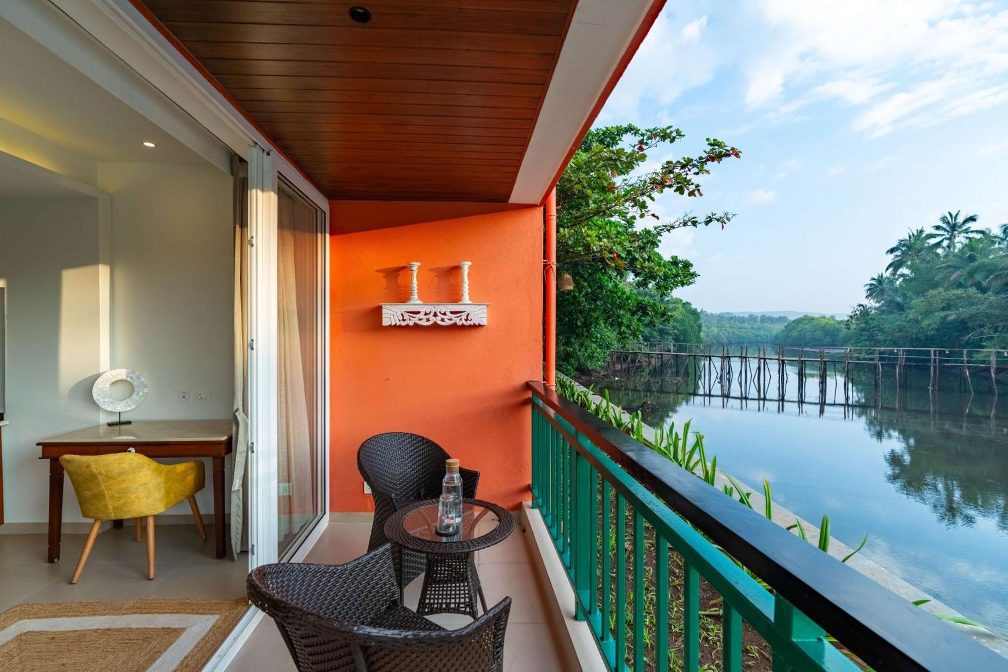 Mandrem Beach Resort, A Member Of Radisson Individuals Retreat Buitenkant foto