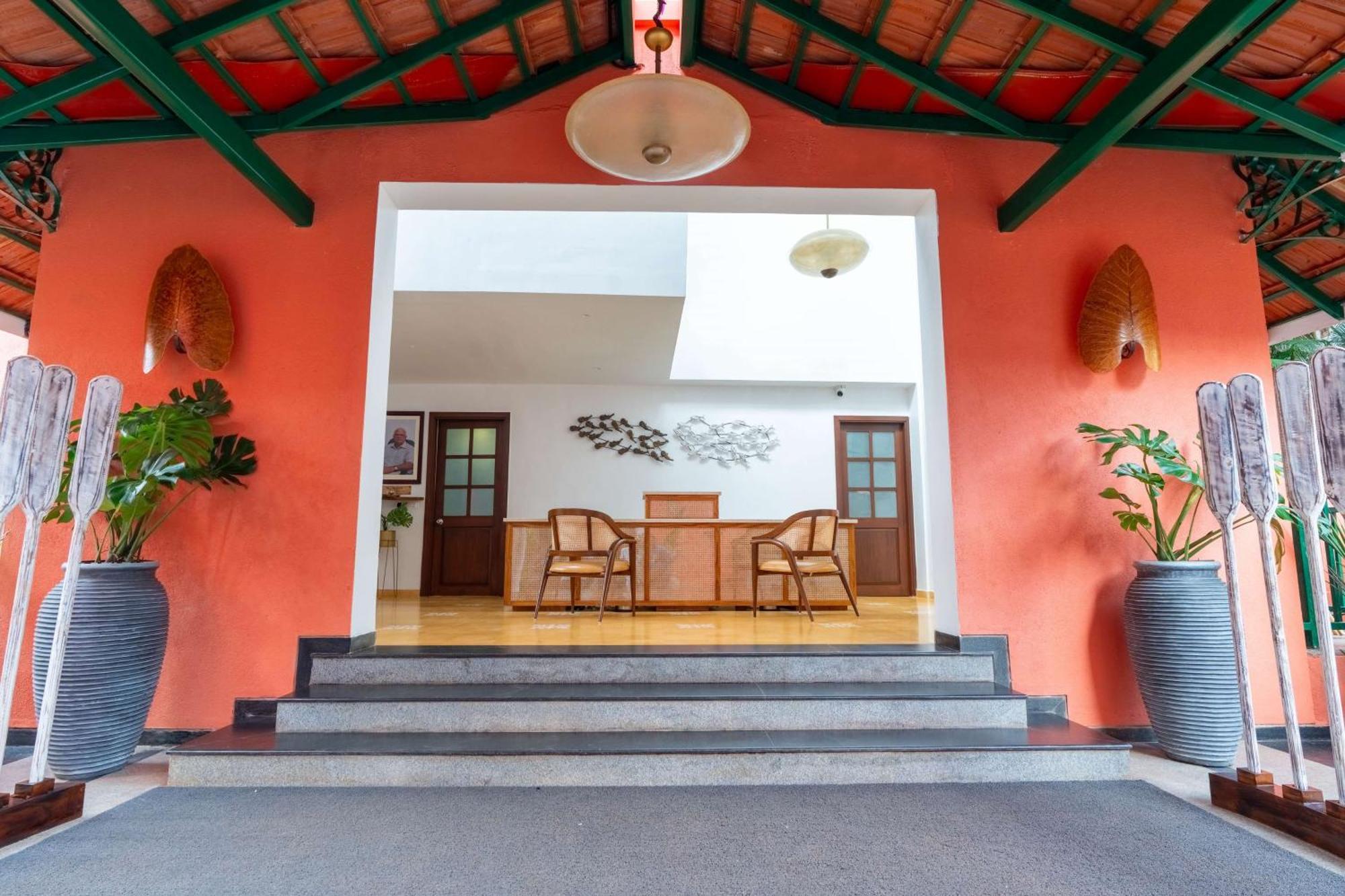 Mandrem Beach Resort, A Member Of Radisson Individuals Retreat Buitenkant foto