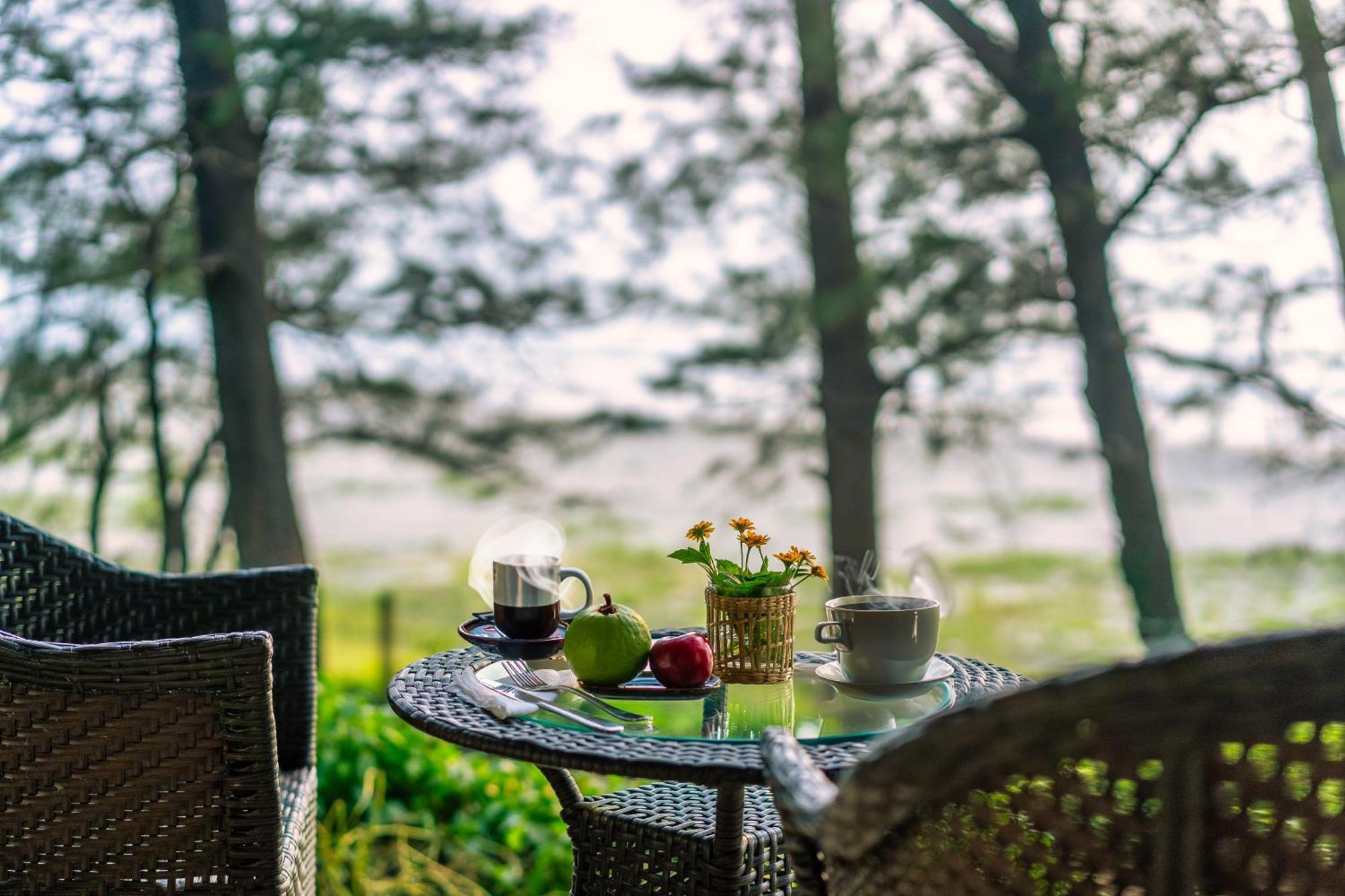 Mandrem Beach Resort, A Member Of Radisson Individuals Retreat Buitenkant foto