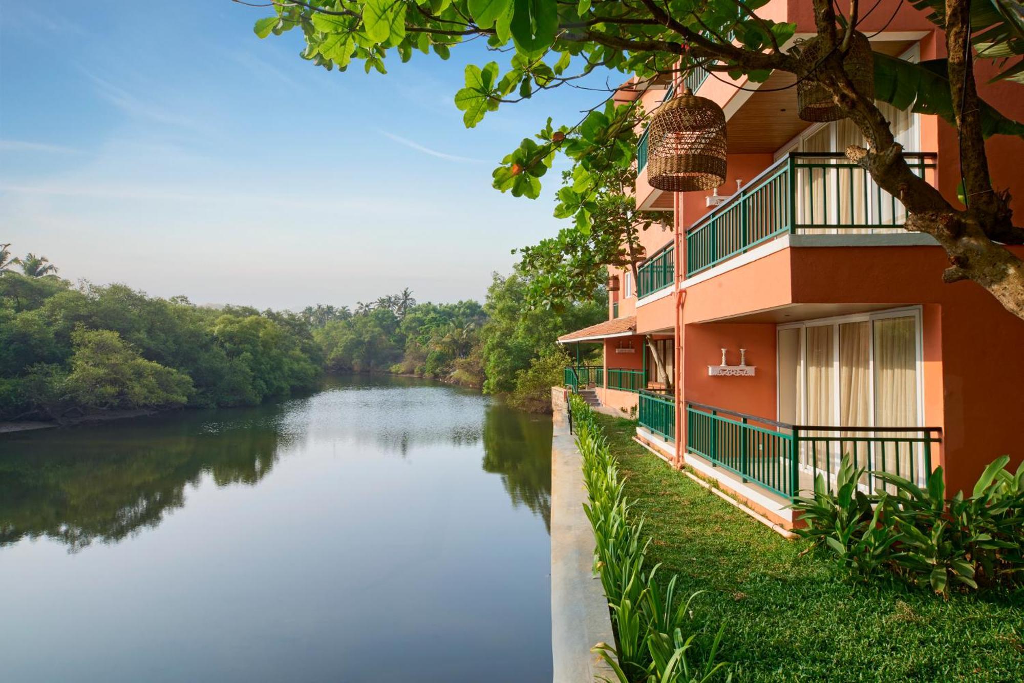 Mandrem Beach Resort, A Member Of Radisson Individuals Retreat Buitenkant foto